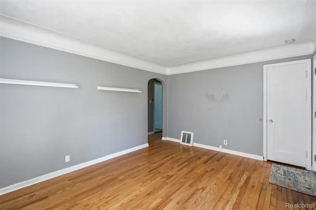 26357 Eton Avenue Dearborn Heights City MI 48125