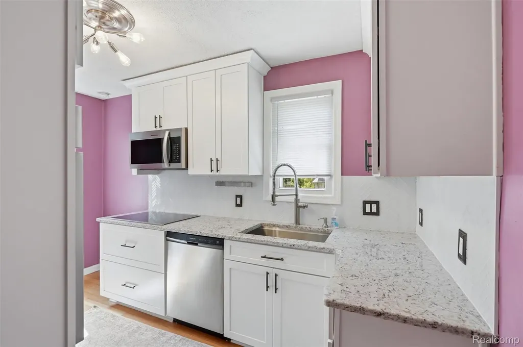 26357 Eton Avenue Dearborn Heights City MI 48125