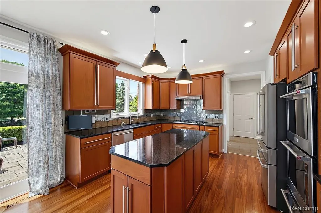 1422 Galena Rochester Hills City MI 48306