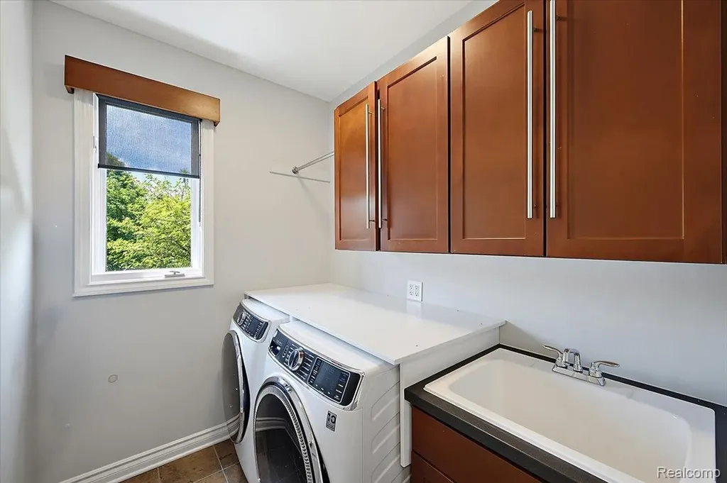 1422 Galena Rochester Hills City MI 48306