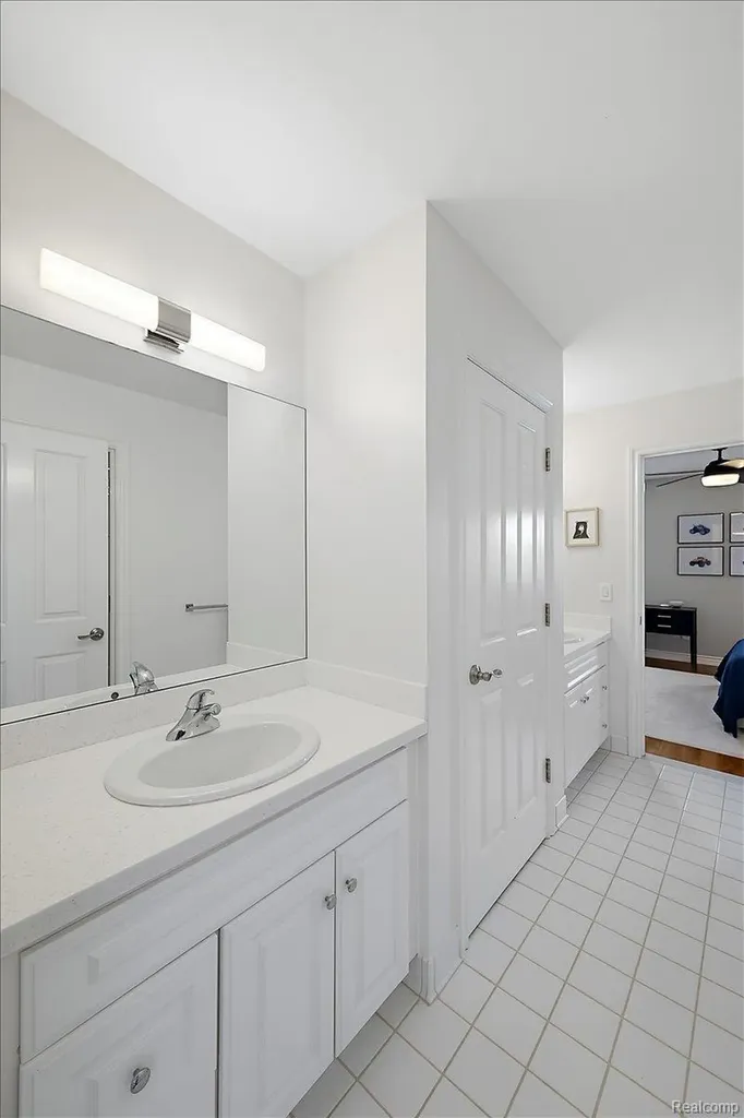 1422 Galena Rochester Hills City MI 48306