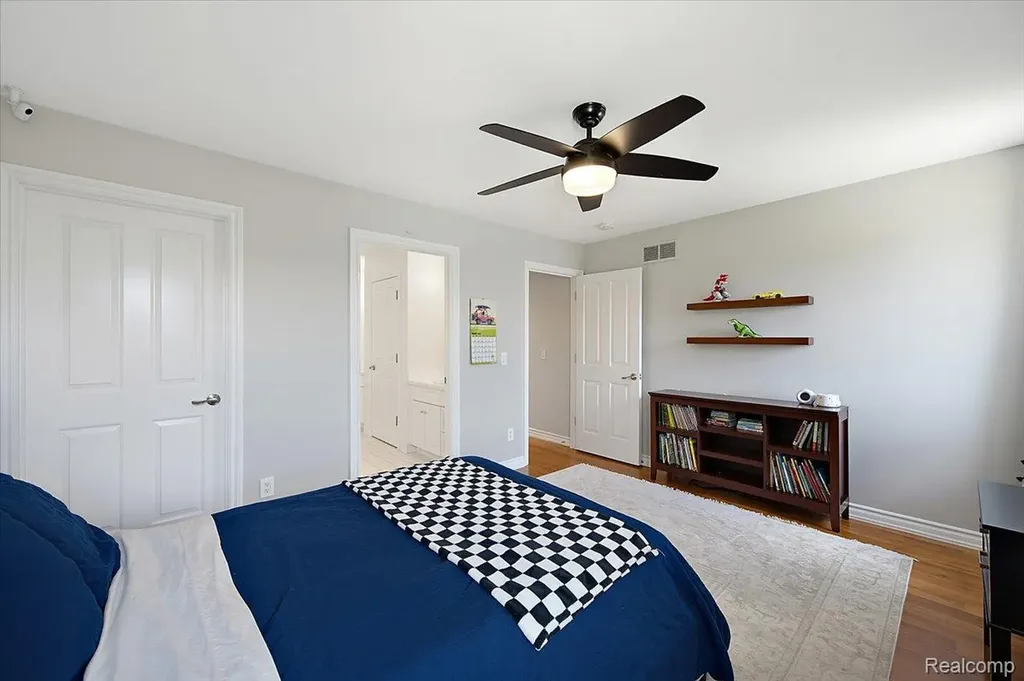 1422 Galena Rochester Hills City MI 48306
