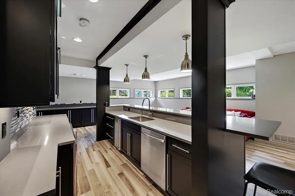 1422 Galena Rochester Hills City MI 48306
