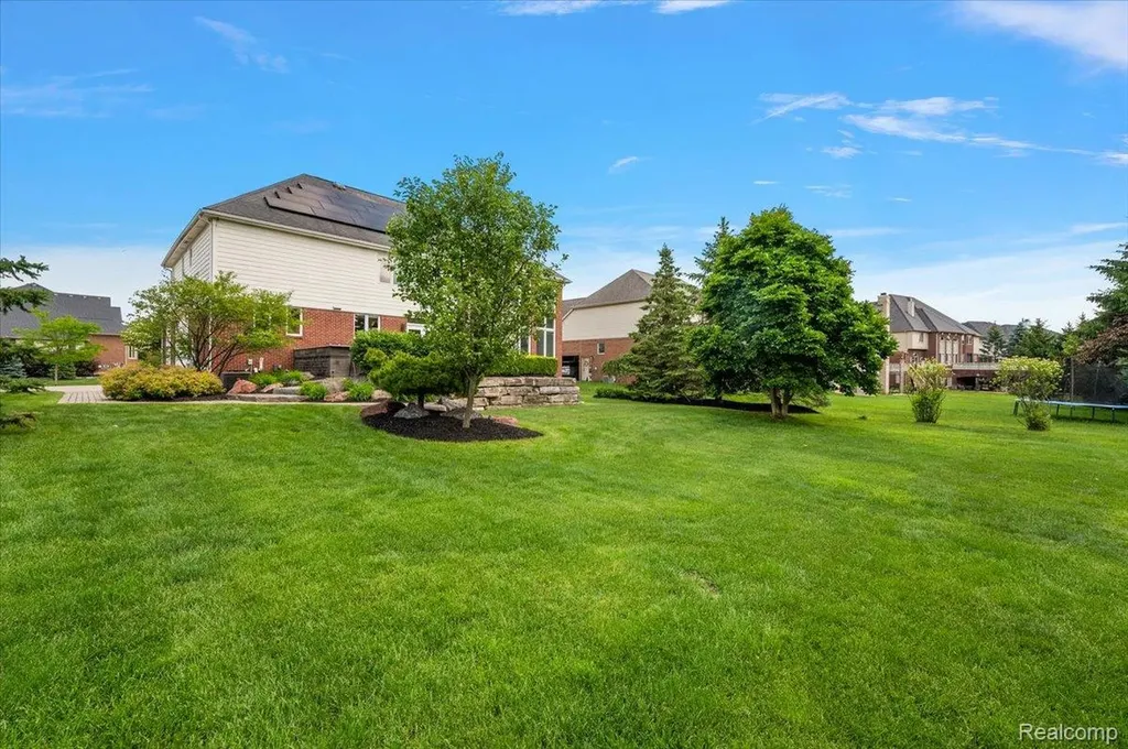1422 Galena Rochester Hills City MI 48306