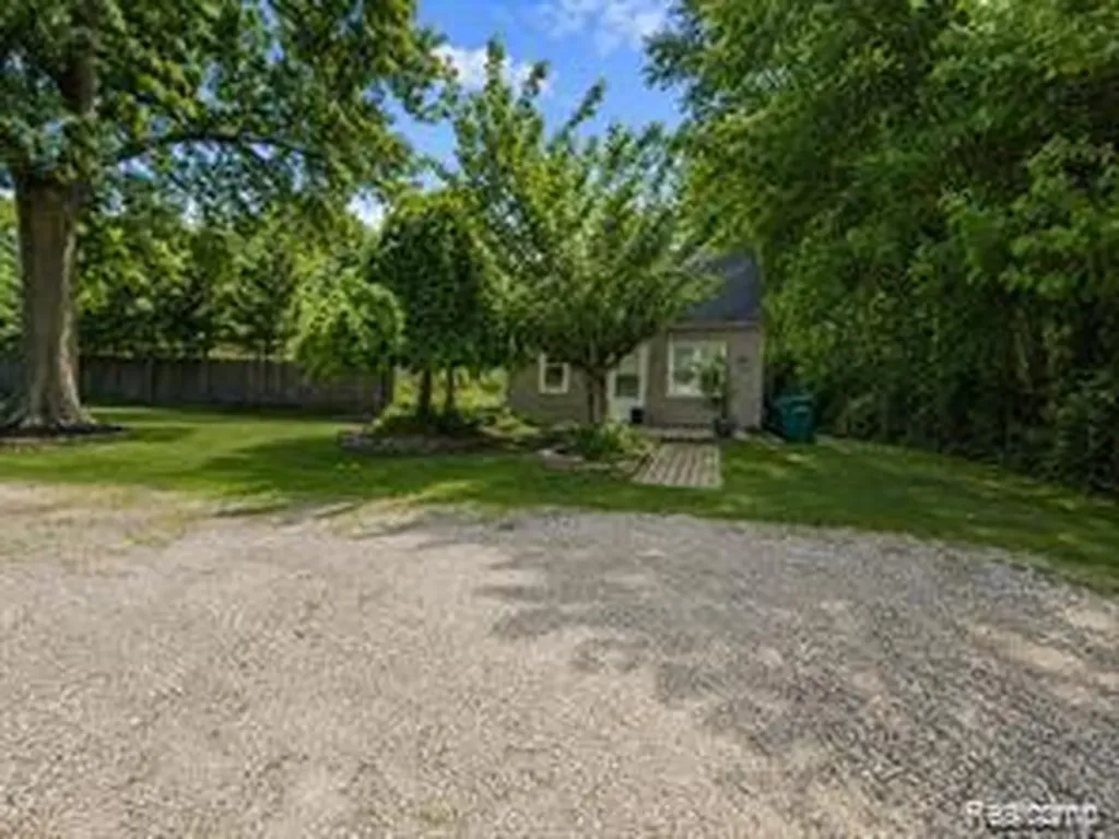 6851 Merriman Road Romulus City MI 48174