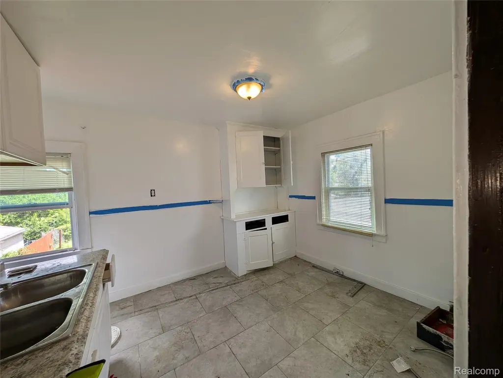 16182 Muirland Detroit City MI 48221