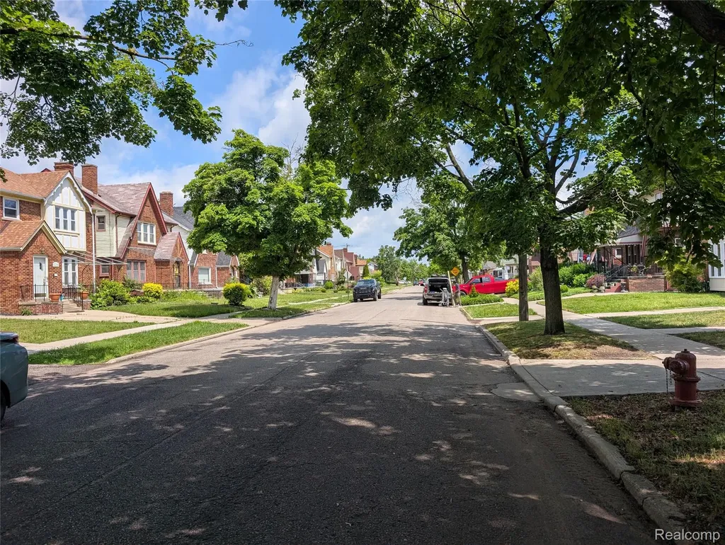 16182 Muirland Detroit City MI 48221