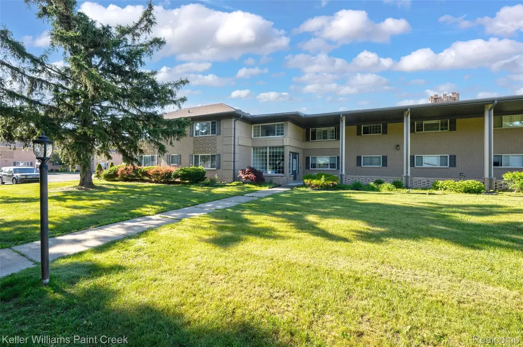 2309 Walton Boulevard Rochester Hills City MI 48309