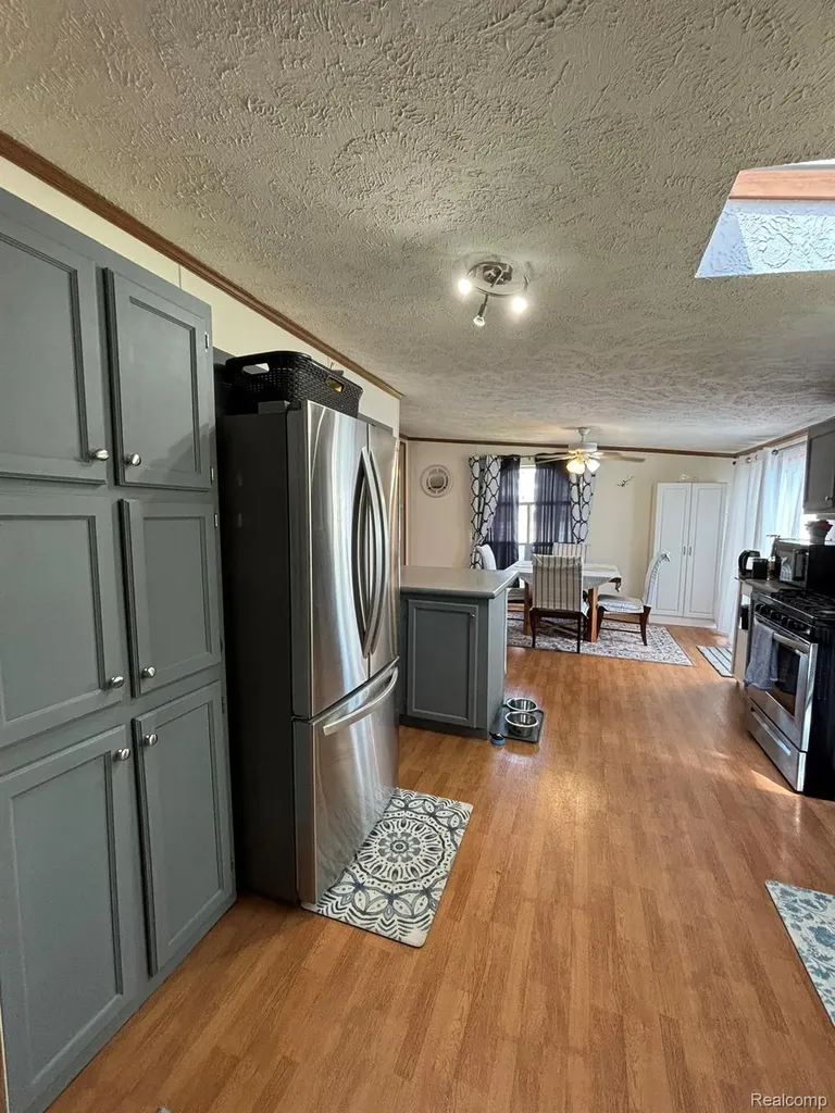 195 Apollo Flushing City MI 48433