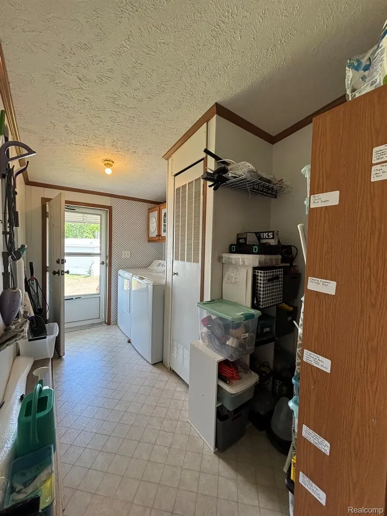195 Apollo Flushing City MI 48433