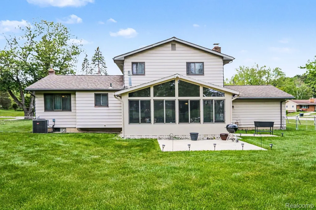 1148 Carter Drive Flint Charter Township MI 48532