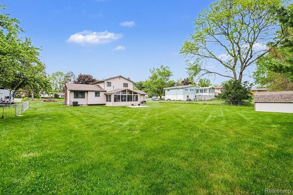 1148 Carter Drive Flint Charter Township MI 48532