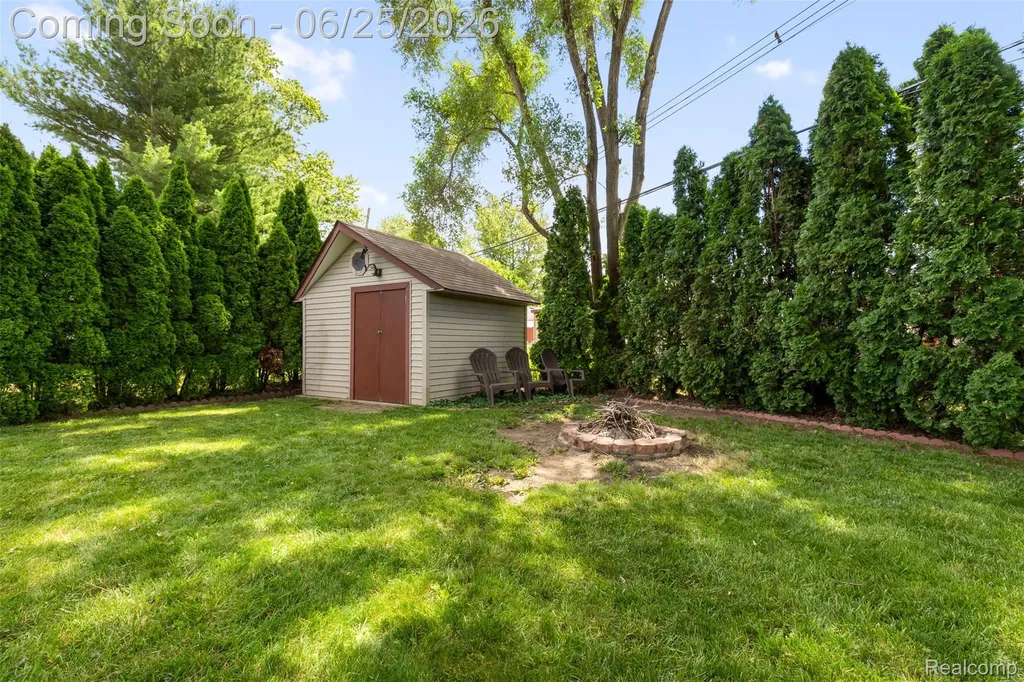 33135 Alvin Street Garden City City MI 48135