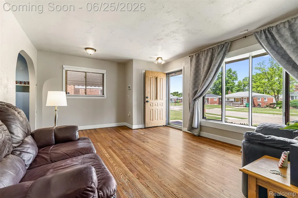 33135 Alvin Street Garden City City MI 48135
