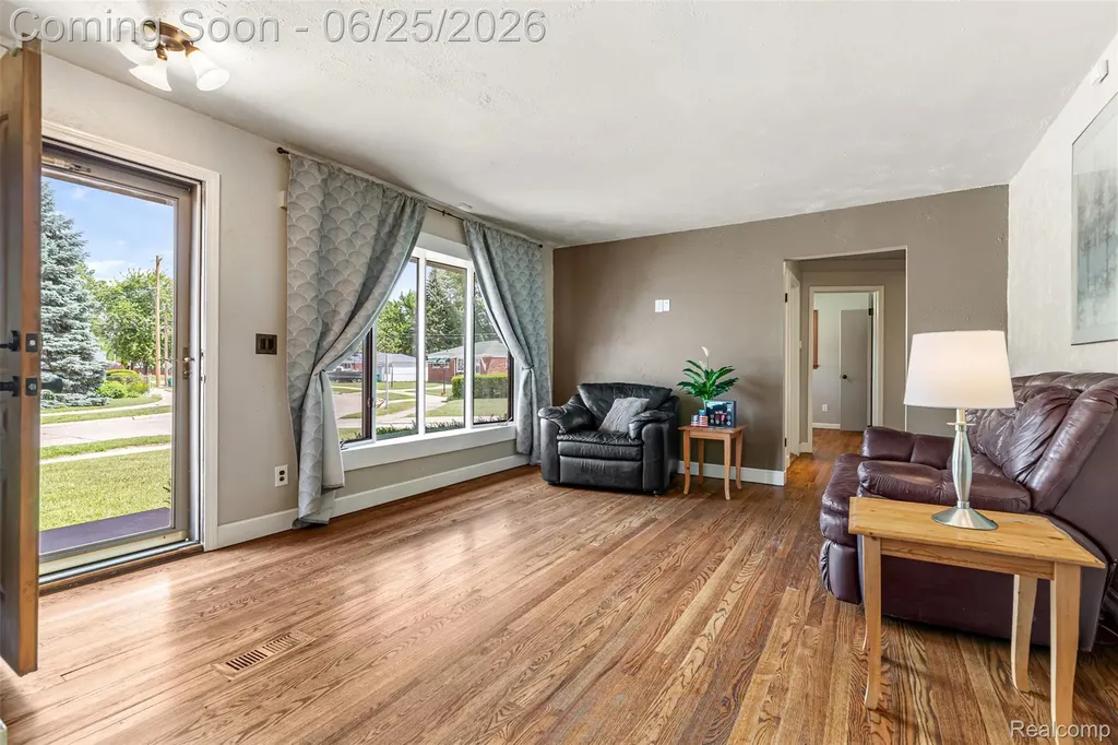 33135 Alvin Street Garden City City MI 48135
