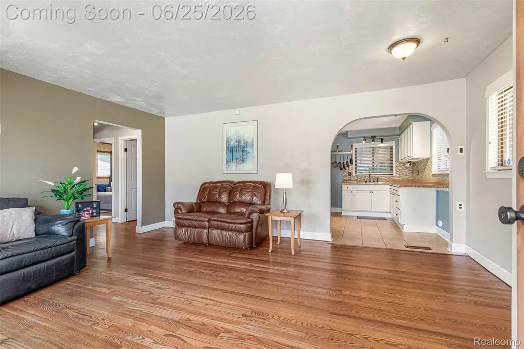 33135 Alvin Street Garden City City MI 48135