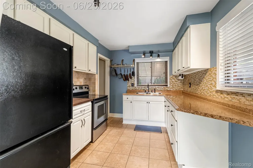 33135 Alvin Street Garden City City MI 48135