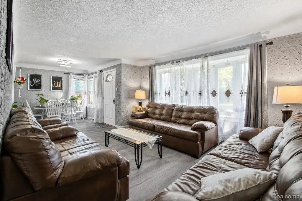 4673 Dearborndale Street Dearborn Heights City MI 48125