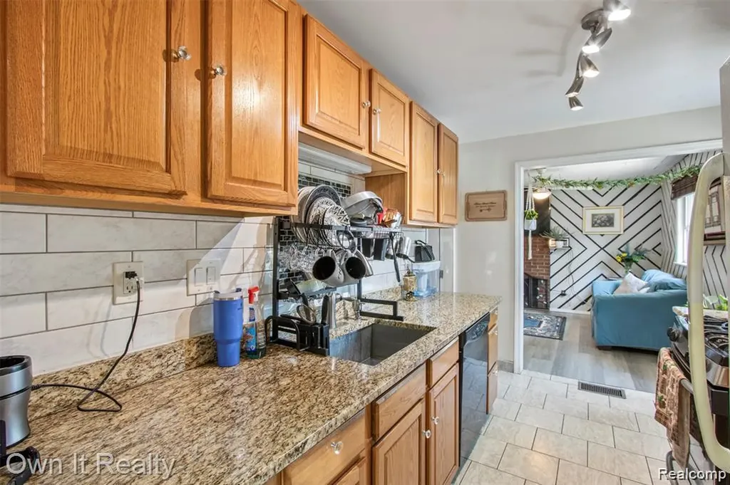 4673 Dearborndale Street Dearborn Heights City MI 48125