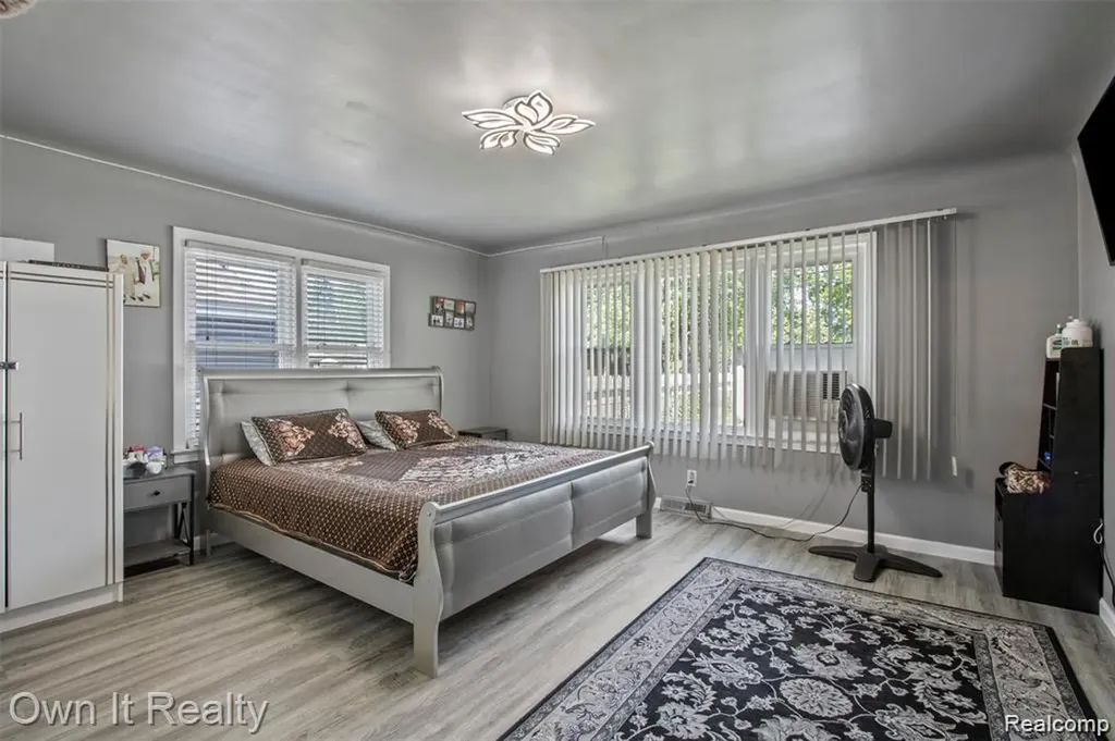 4673 Dearborndale Street Dearborn Heights City MI 48125