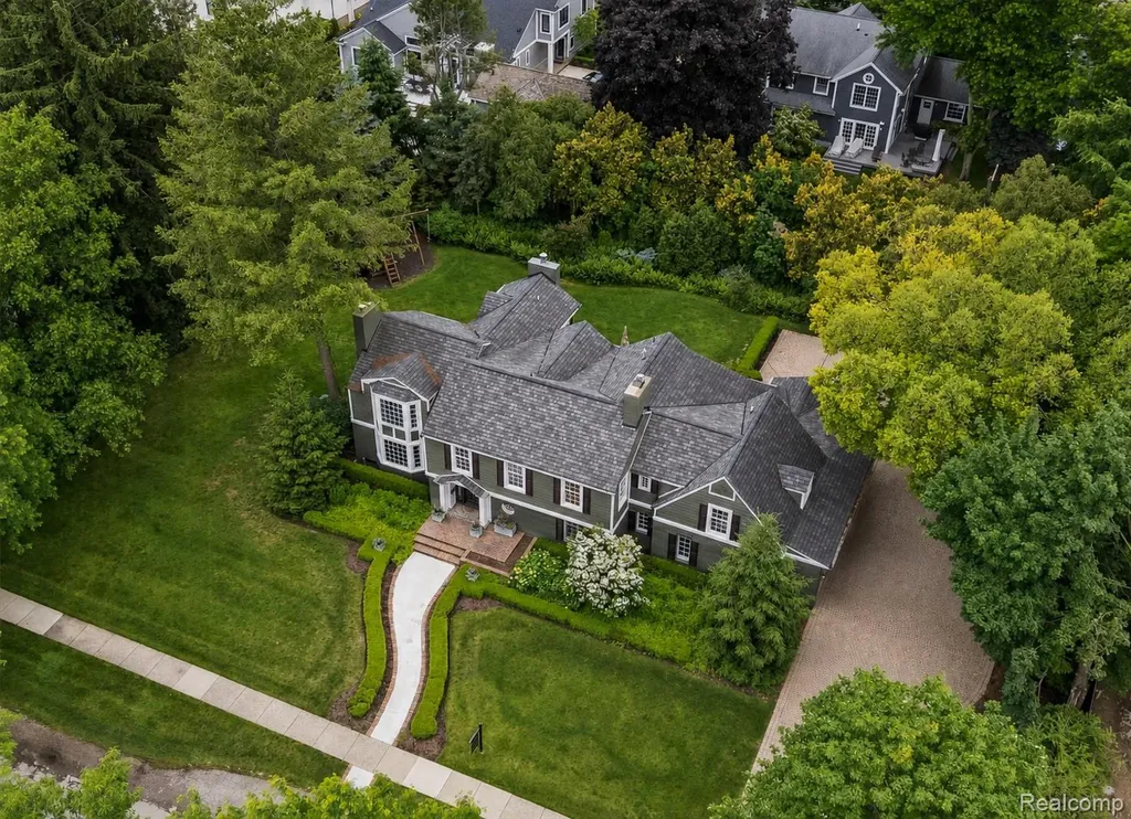 1269 Willow Lane Birmingham City MI 48009