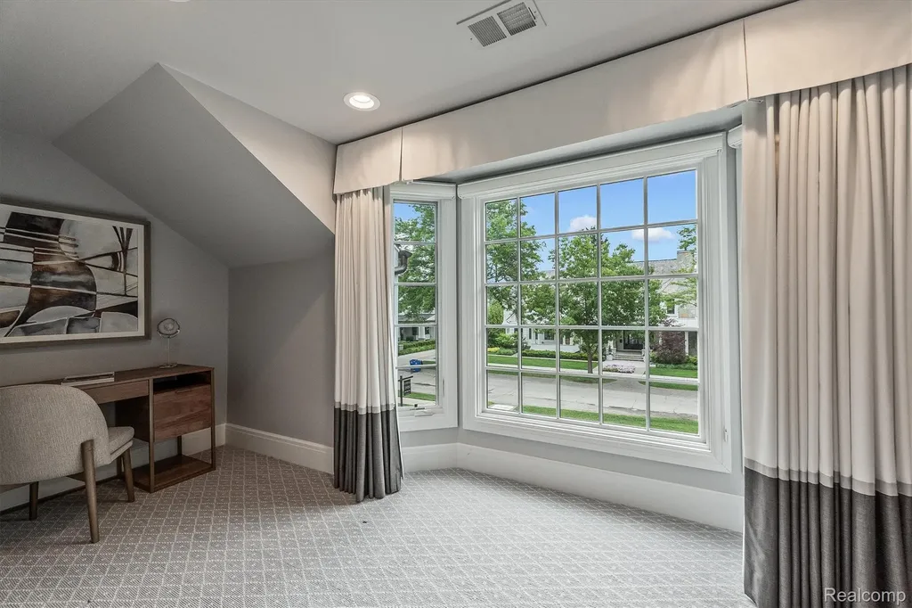 1269 Willow Lane Birmingham City MI 48009