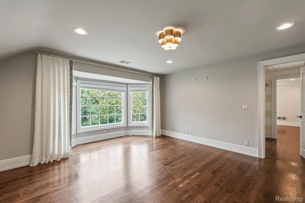 1269 Willow Lane Birmingham City MI 48009
