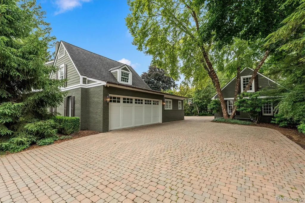 1269 Willow Lane Birmingham City MI 48009
