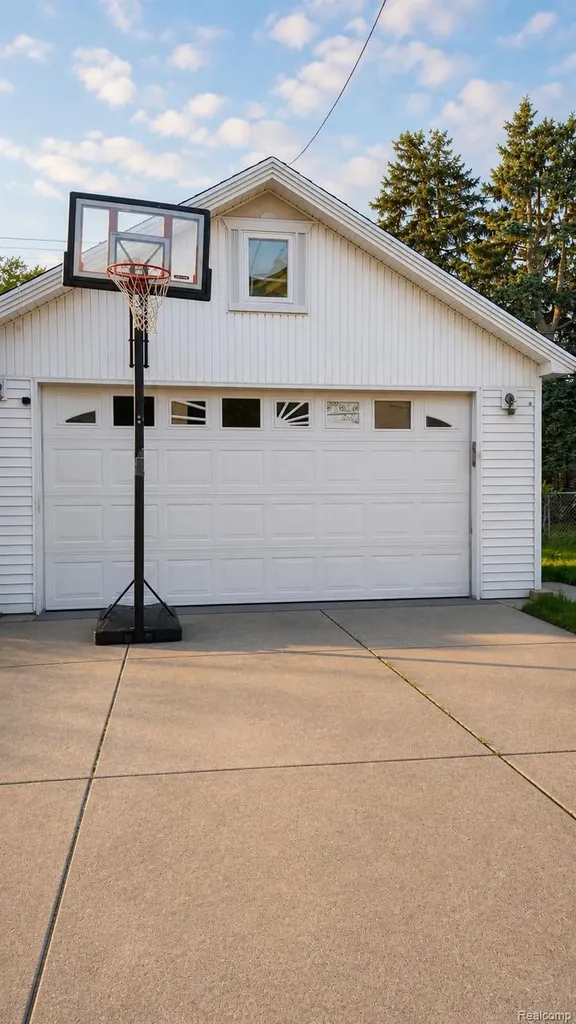 6131 Appoline Street Dearborn City MI 48126