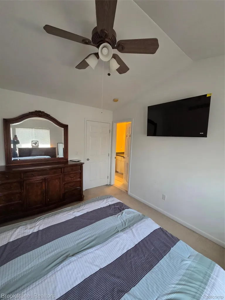 32010 N Oakcrest Drive E Chesterfield Township MI 48047