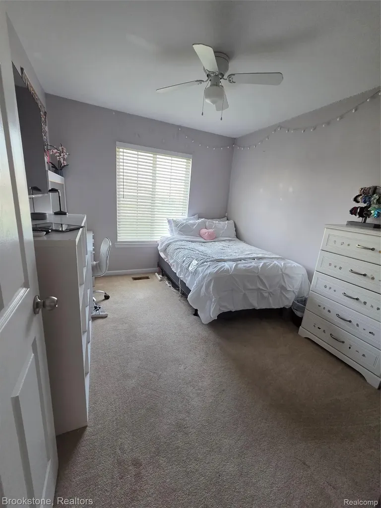 32010 N Oakcrest Drive E Chesterfield Township MI 48047