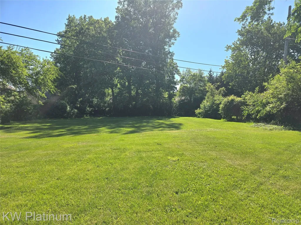 5860 John R Road Troy City MI 48085
