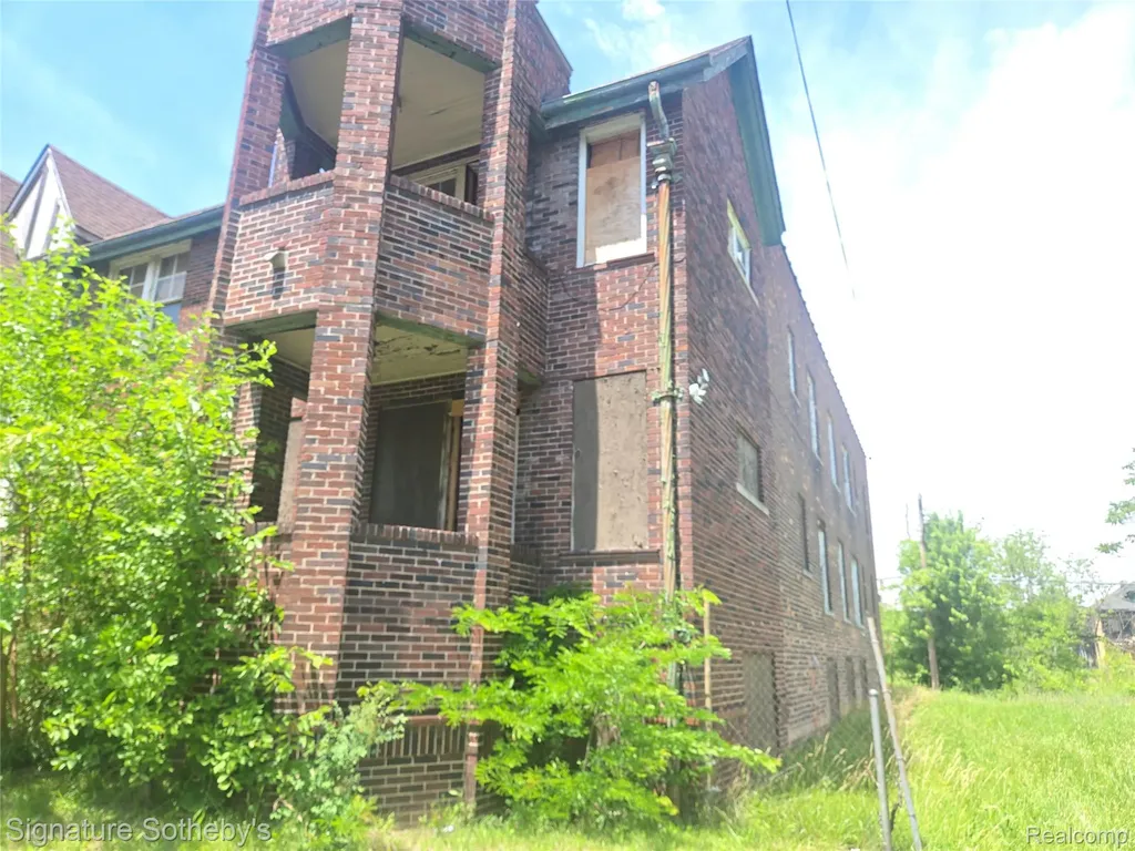 3760 W Chicago Detroit City MI 48206