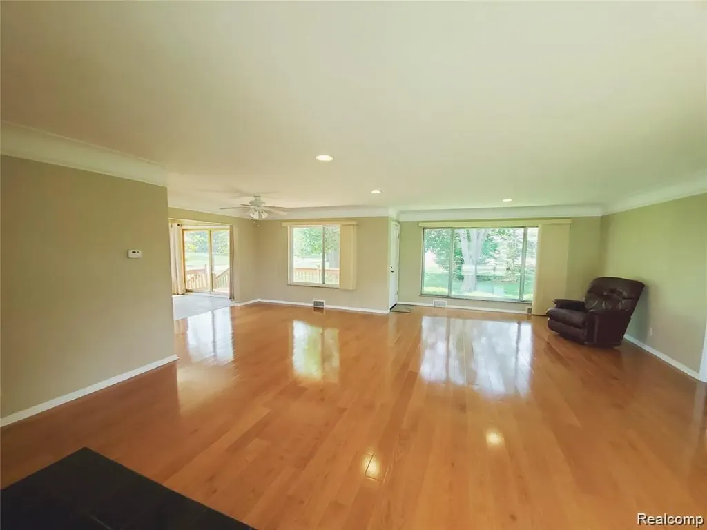 7124 Elmwood Drive Grand Blanc Charter Township MI 48439