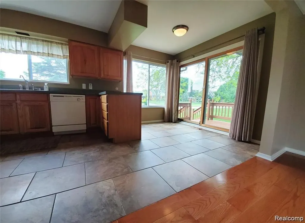 7124 Elmwood Drive Grand Blanc Charter Township MI 48439