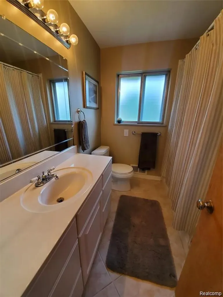 7124 Elmwood Drive Grand Blanc Charter Township MI 48439