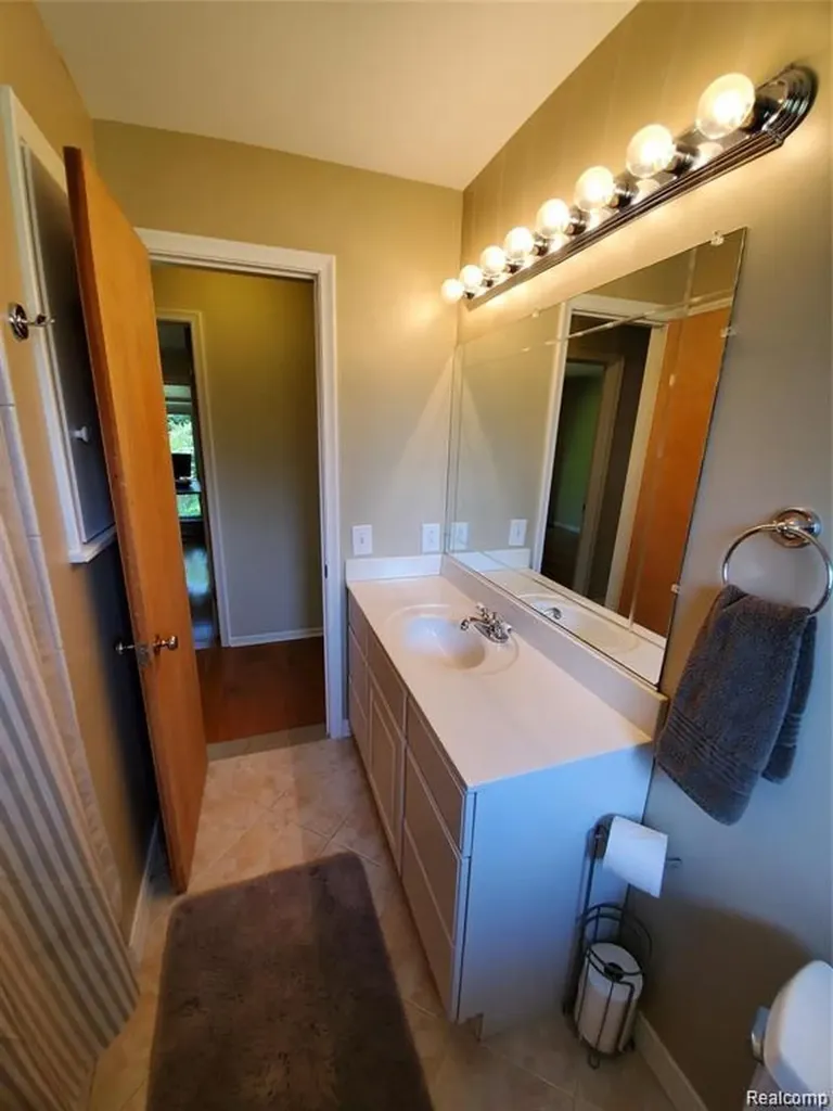 7124 Elmwood Drive Grand Blanc Charter Township MI 48439