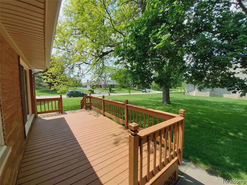 7124 Elmwood Drive Grand Blanc Charter Township MI 48439