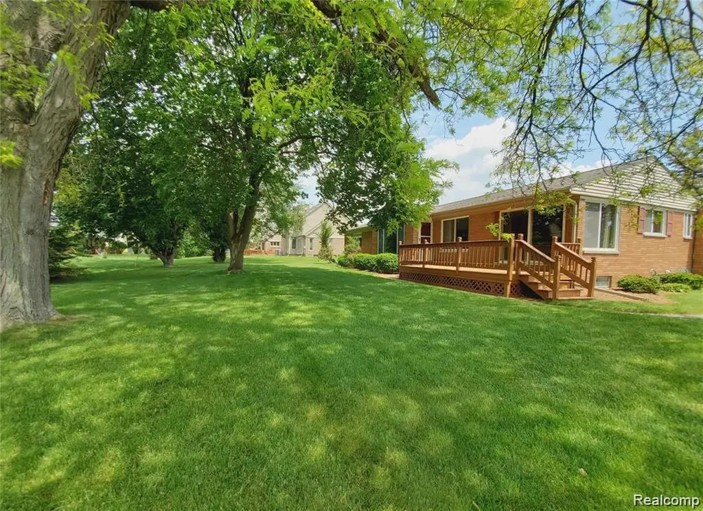 7124 Elmwood Drive Grand Blanc Charter Township MI 48439