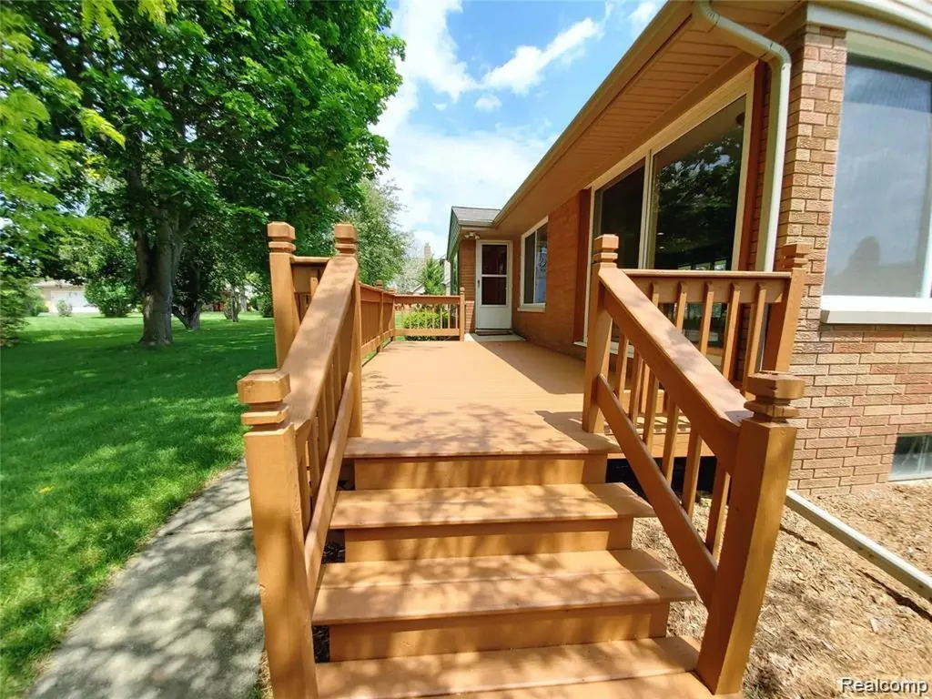 7124 Elmwood Drive Grand Blanc Charter Township MI 48439