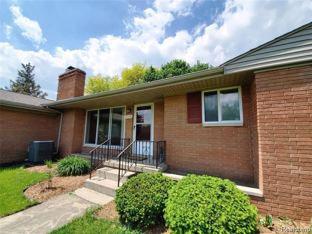 7124 Elmwood Drive Grand Blanc Charter Township MI 48439