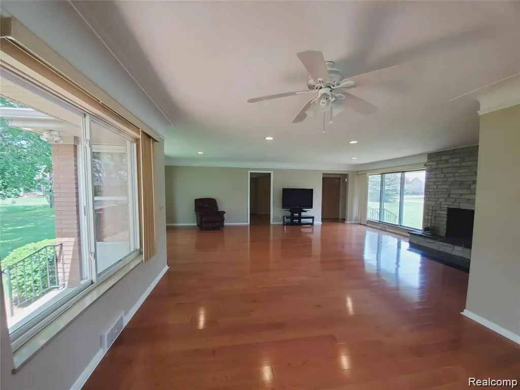 7124 Elmwood Drive Grand Blanc Charter Township MI 48439
