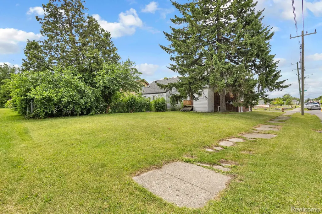 12796 Cherrylawn Street Detroit City MI 48238