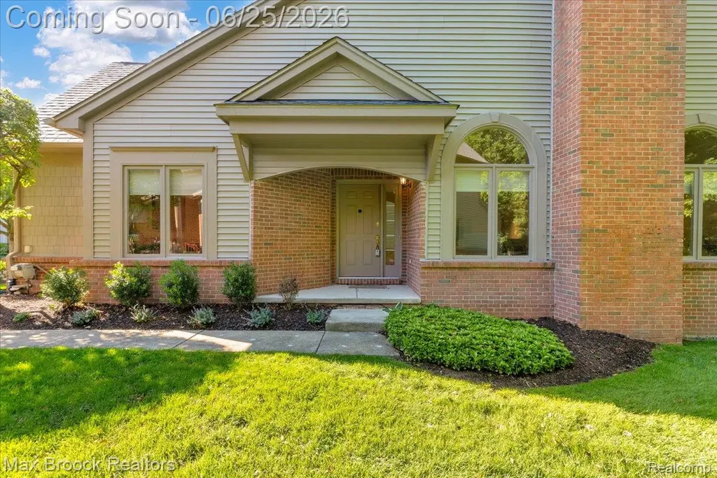 7330 Crackling Creek Circle West Bloomfield Charter Township MI 48322
