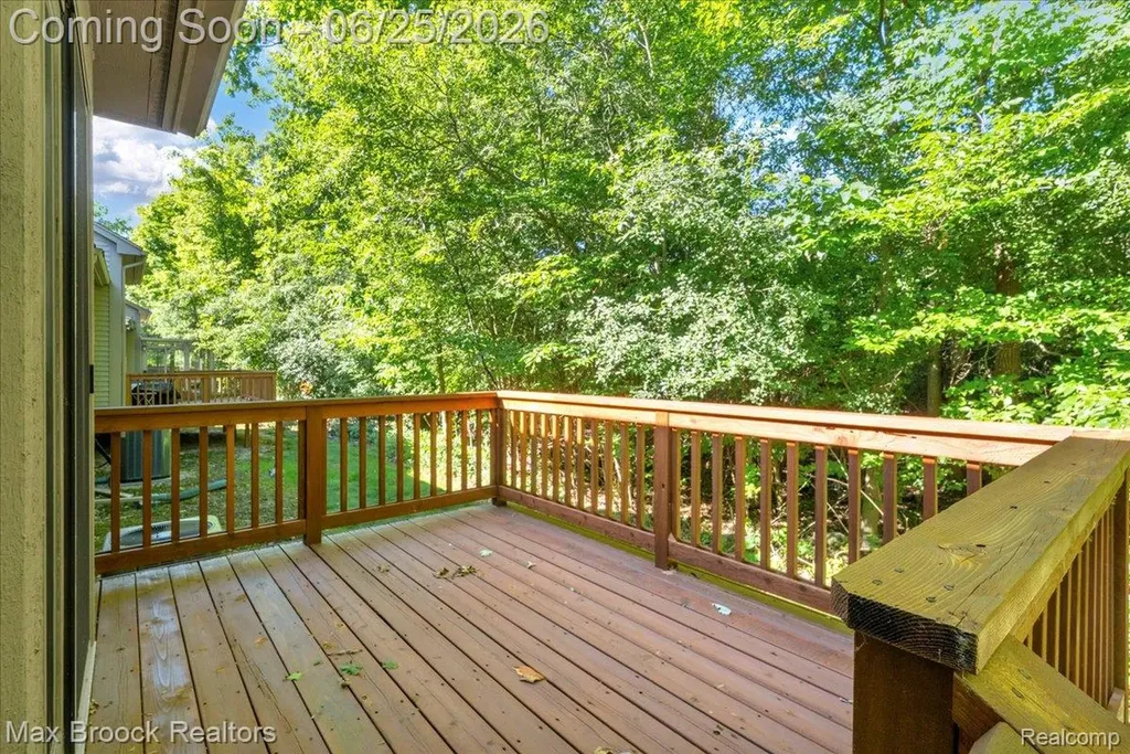 7330 Crackling Creek Circle West Bloomfield Charter Township MI 48322