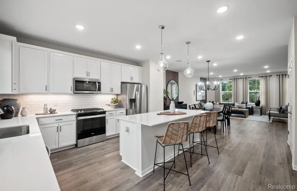 25560 Tolstoy Trail Novi City MI 48375
