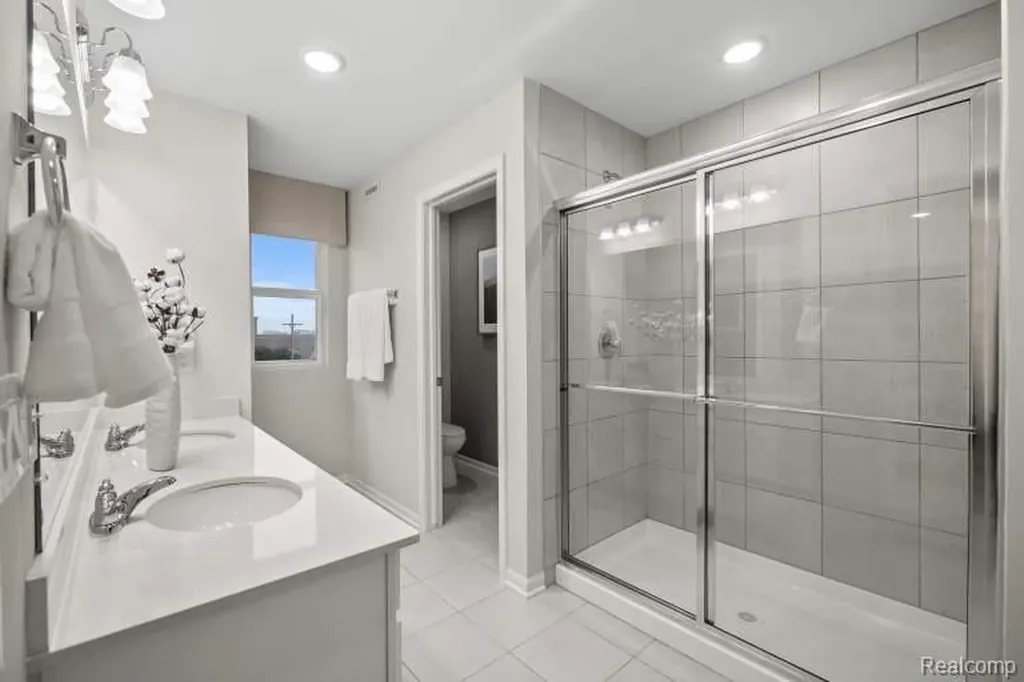 25560 Tolstoy Trail Novi City MI 48375