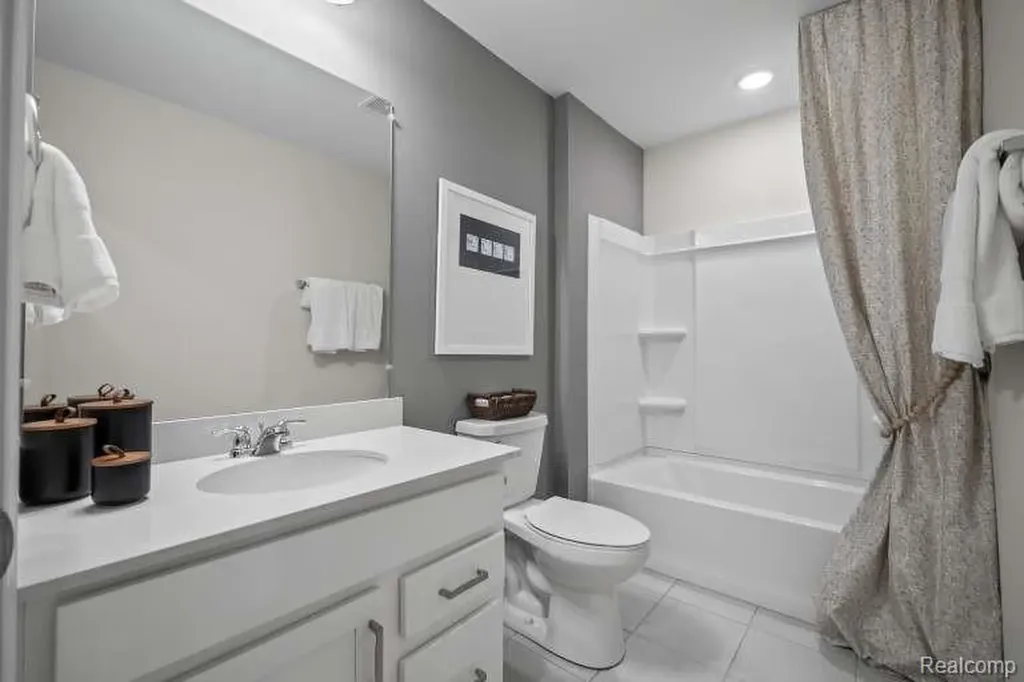 25560 Tolstoy Trail Novi City MI 48375