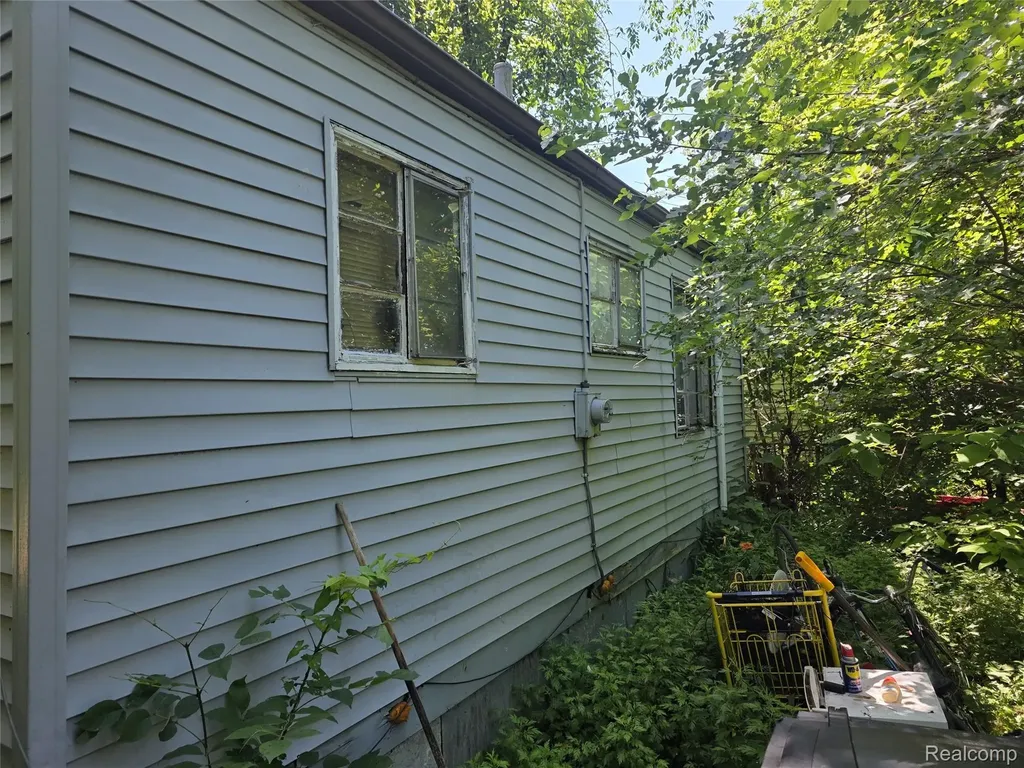5555 Neff Avenue Detroit City MI 48224