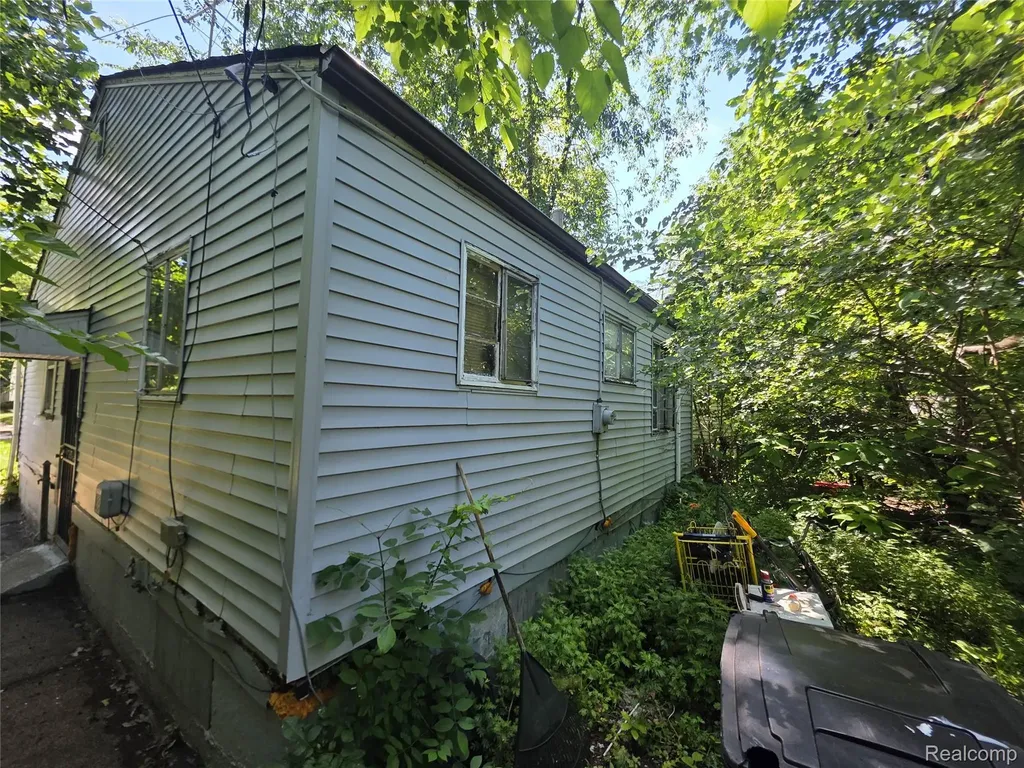 5555 Neff Avenue Detroit City MI 48224